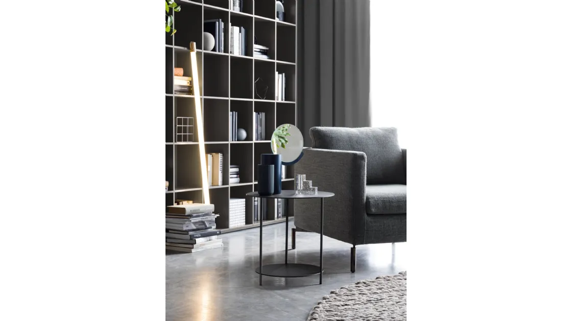 Circle coffee table by Novamobili