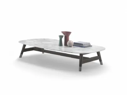 Desco coffee table with top in white Carrara marble and base in Flexform solid wood