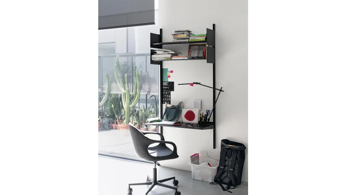 Dot writing desk by Kristalia