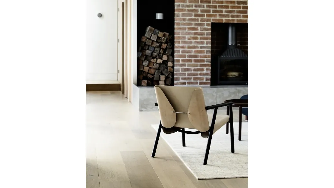 Leather armchair 1085 Edition by Kristalia