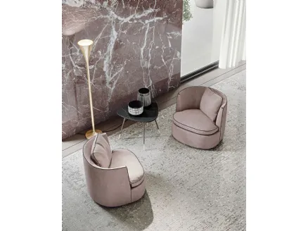 Round-shaped armchair upholstered in Bessie leather by Frigerio.