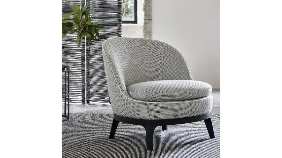 Dragonfly armchair by Flexform
