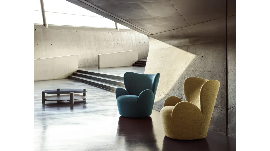 Libelle armchair in padded fabric by Frigerio