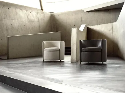 Leather armchair Lou by Frigerio