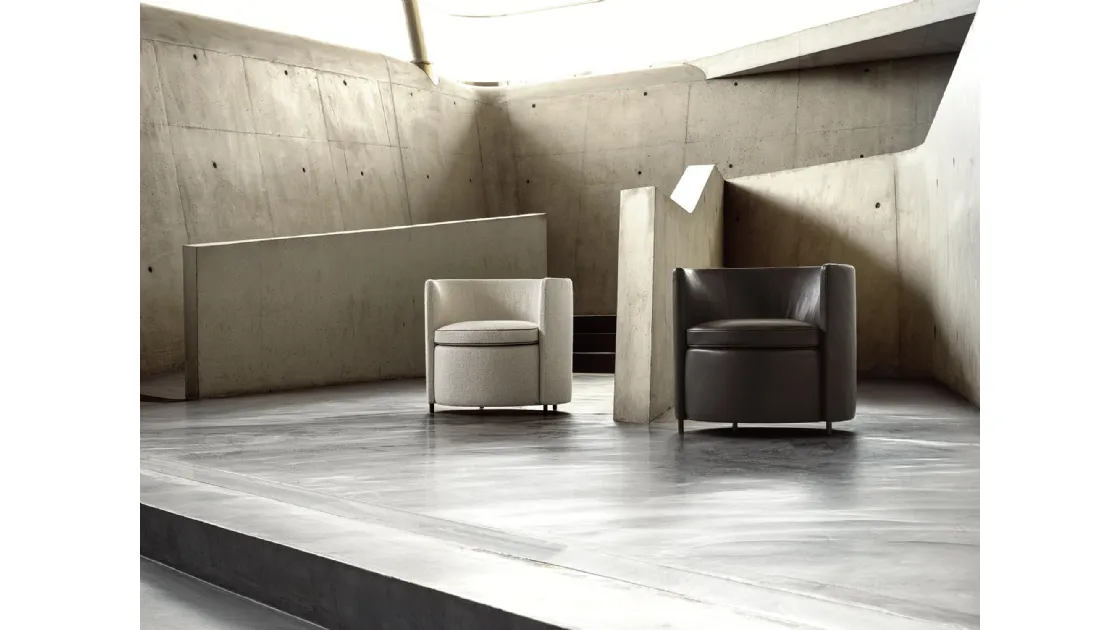 Leather armchair Lou by Frigerio