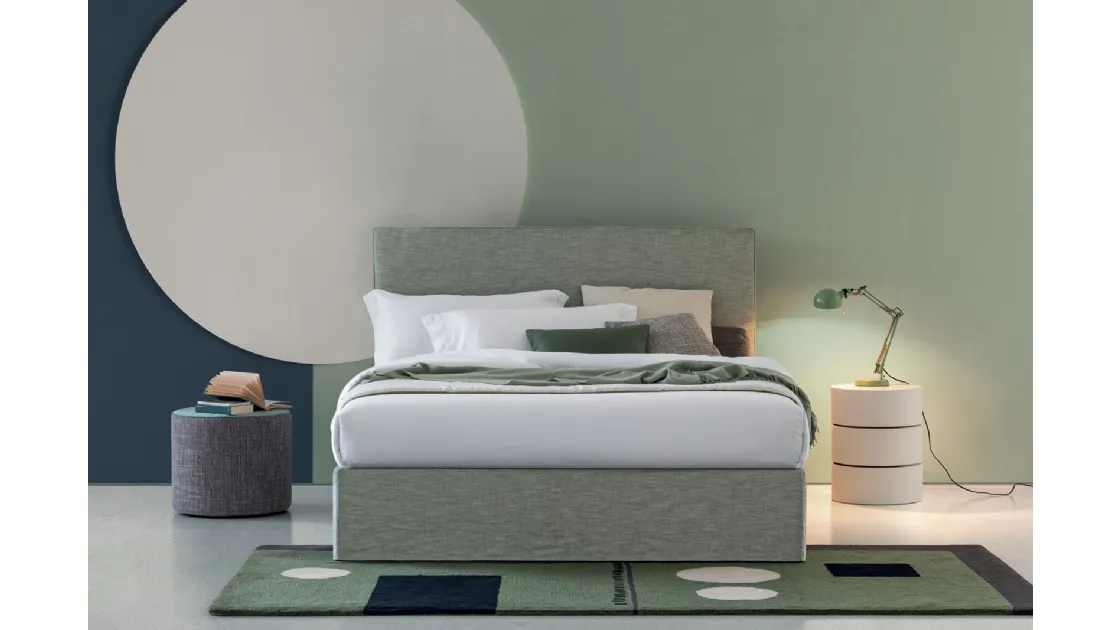 The Banner Maxi bed with Oggioni storage box.