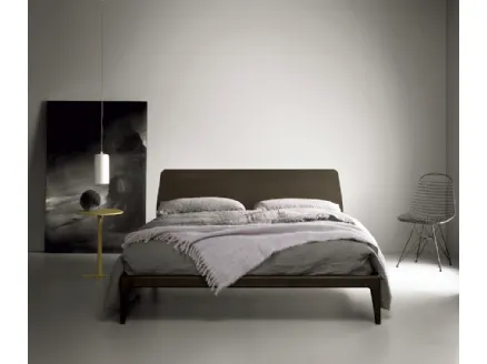 Wooden bed with Bun headboard by Kristalia