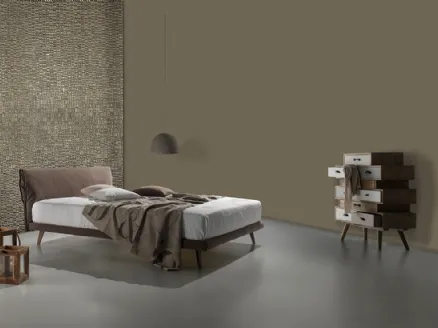 Tobacco-colored fabric bed New Bacco Ring 8 by Excò