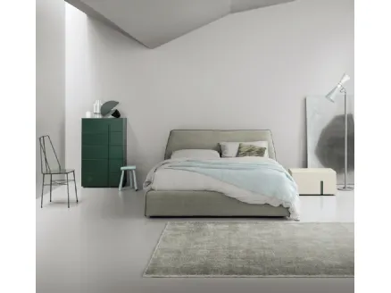 Pearl padded bed by Kristalia