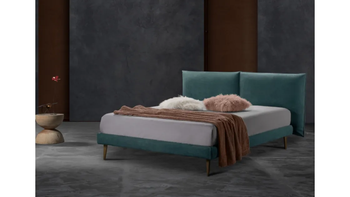 Fabric bed with Sherman Ring 14 headboard by Excò.