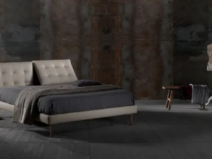 Double bed in eco-leather with quilted headboard Zoè Quattro Ring 14 by Excò.