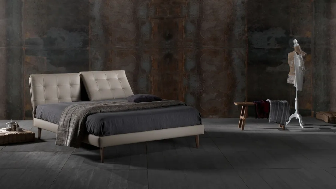 Double bed in eco-leather with quilted headboard Zoè Quattro Ring 14 by Excò.