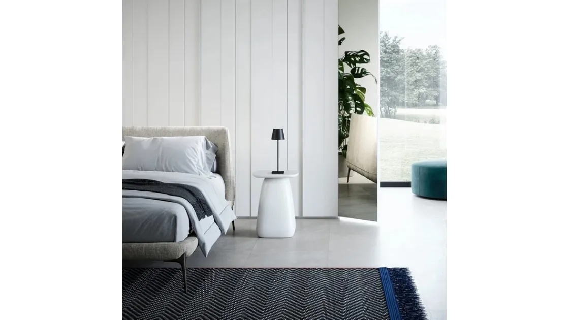 Cliff bedside table in lacquered polyurethane by Novamobili.