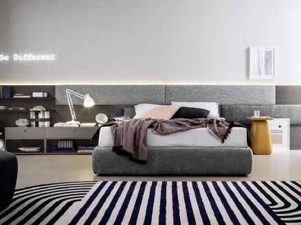 Square lacquered bedside table with metal details by Novamobili.