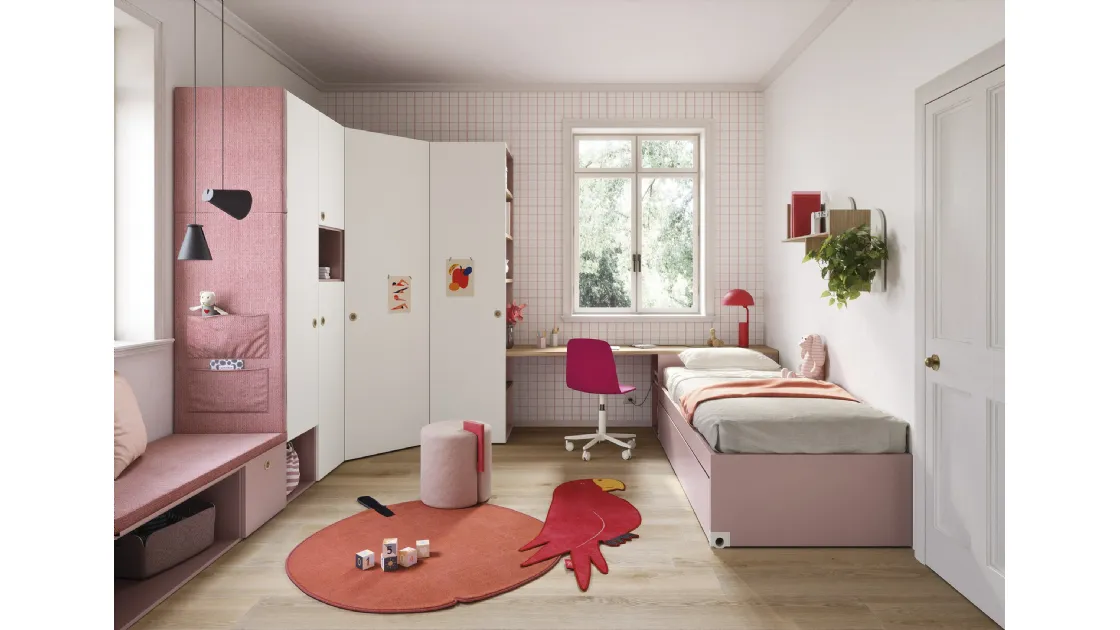 Space-saving bedroom with pull-out beds by Nidi.