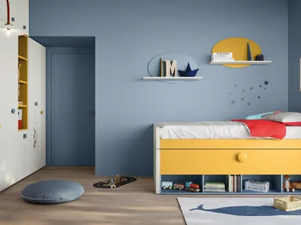 Space-saving bedroom with Pablo bed by Nidi