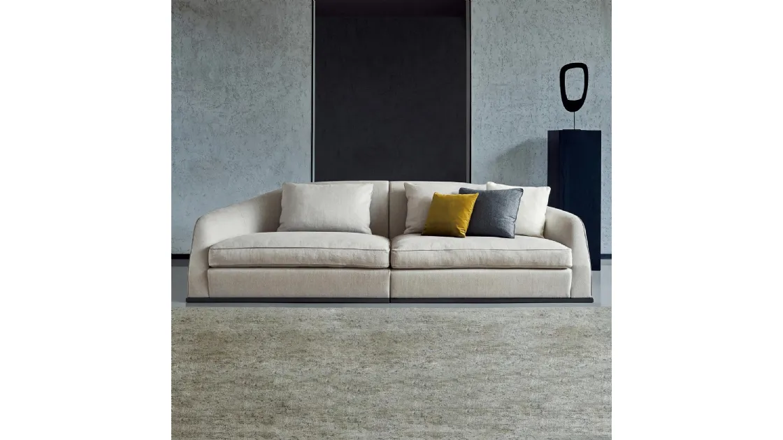 Linear sofa Alfred by Flexform