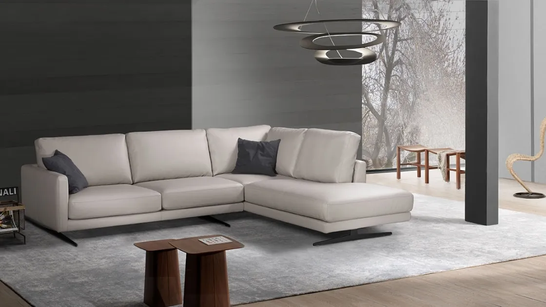 Leather sofa with chaise longue 