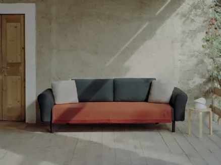 Linear sofa Comedy by Campeggi