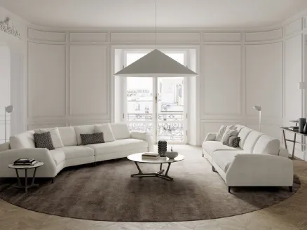 Linear Davis Class sofa in Frigerio fabric.