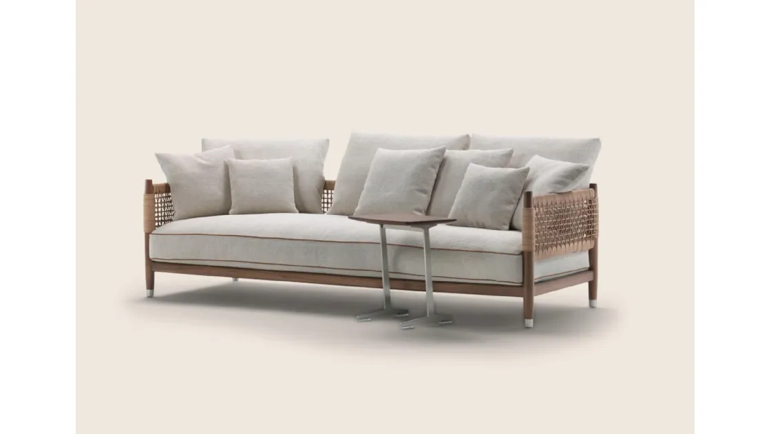 Linear Parker sofa in upholstered fabric with wooden structure by Flexform.