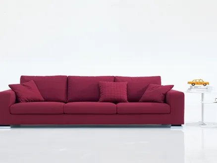 Plano sofa in cyclamen red and modern style by Biba salotti