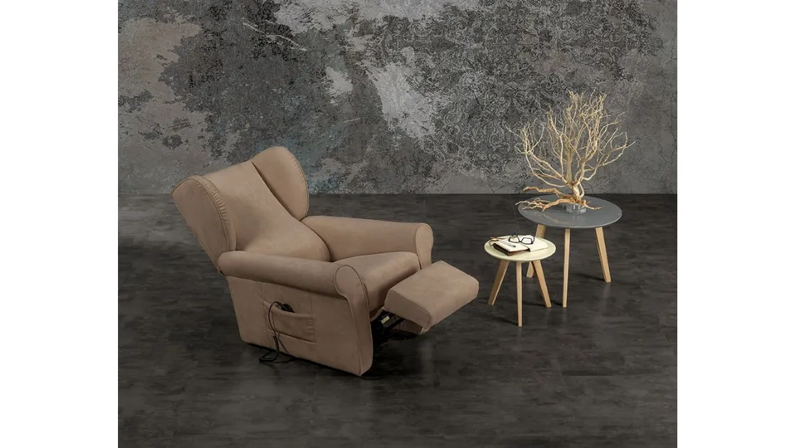 Relax armchair with footrest and reclining backrest Manga by Excò.