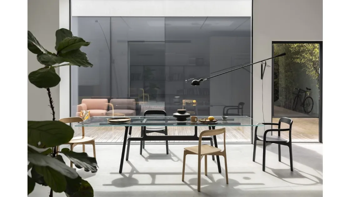 Stackable chair Contorna by Kristalia
