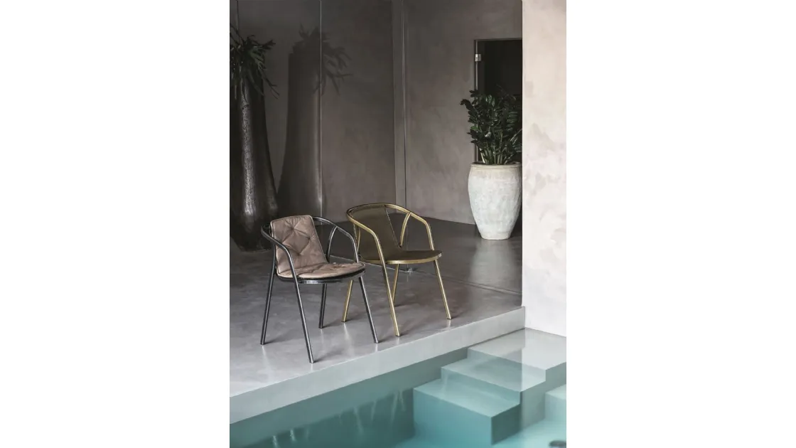 Ines chair in lacquered steel by Bontempi.