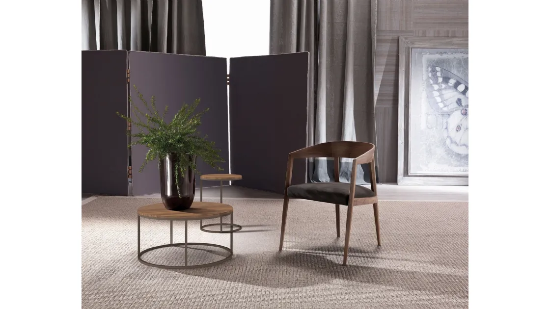 Lizzye chair, armchair in solid wood with padded seat in Frigerio fabric.