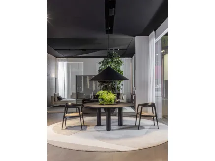 Lizzye Straw chair in solid wood with a seat in straw rope by Frigerio.