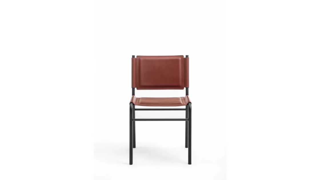 Pris chair covered in Enrico Pellizzoni leather.