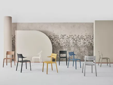 Stackable Rocket chair by Bontempi.