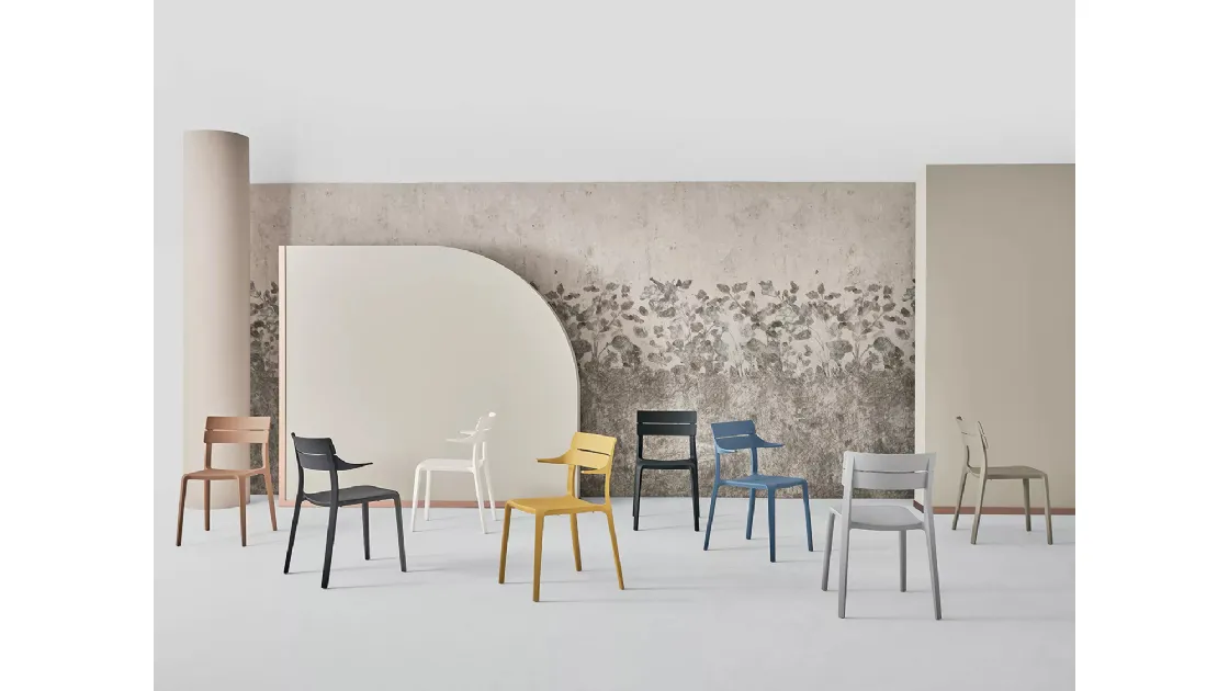 Stackable Rocket chair by Bontempi.