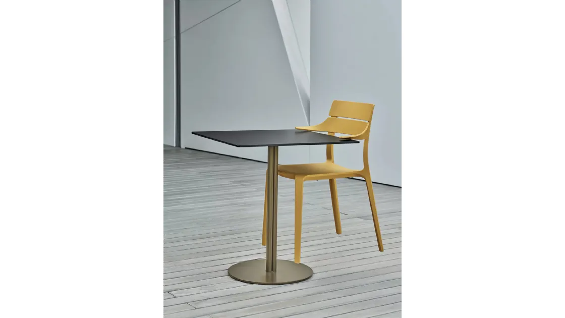 Rocket stackable chair by Bontempi.