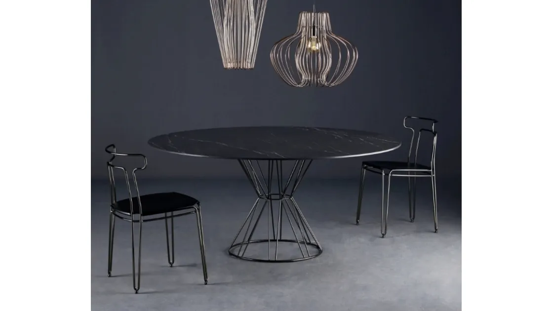 Round Circus table by Colico.