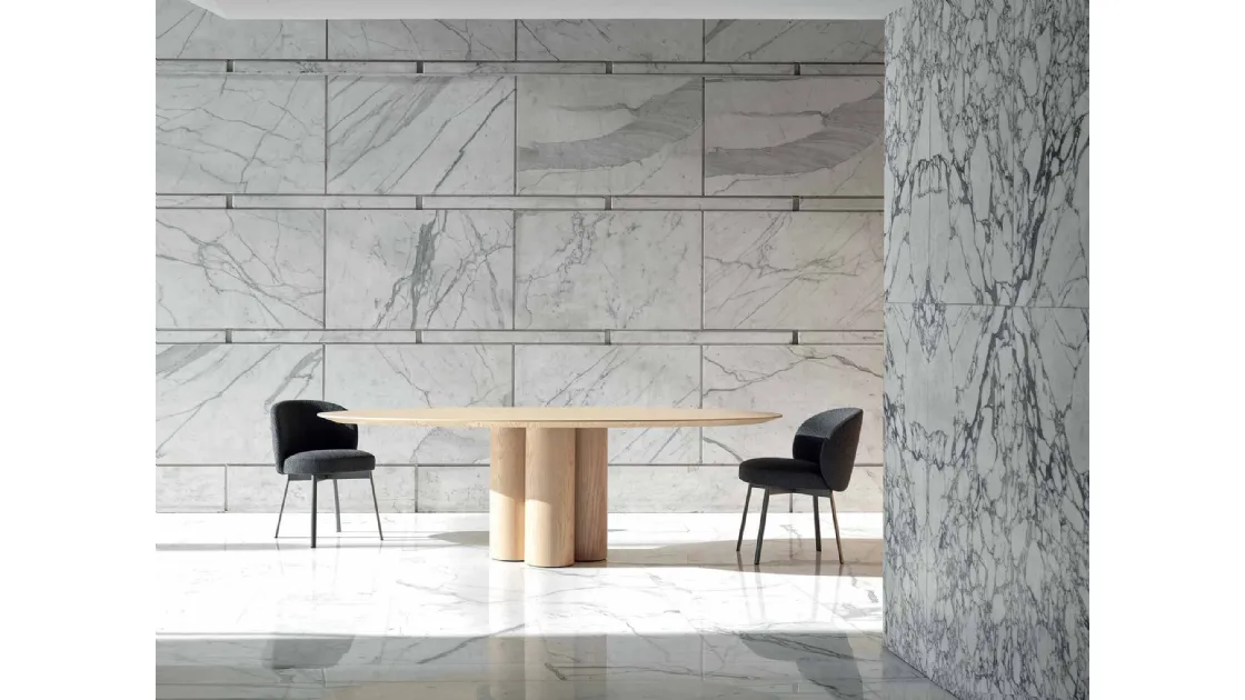 Elly oval table by Frigerio.