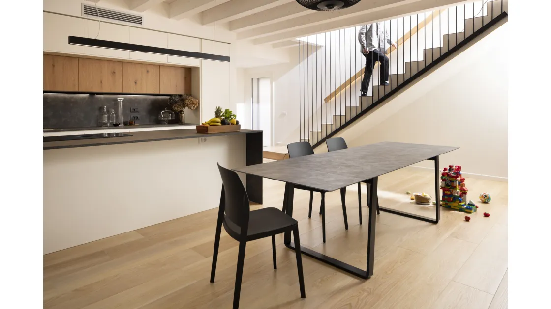 Pointhouse's extendable Otto table