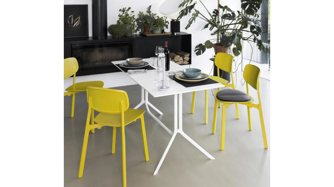 Folding table Poule by Kristalia.