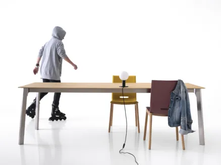Krono Angoli Raggiati extendable table with oak laminate top and metal base by Pointhouse