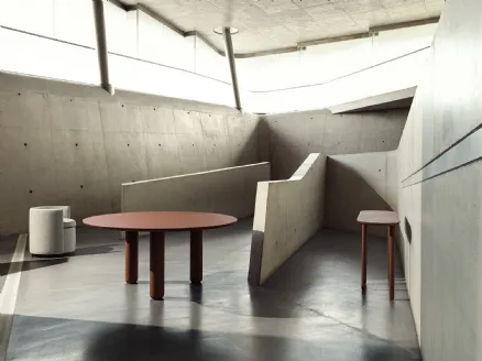 Roll-o wooden table with a spattered finish by Frigerio.