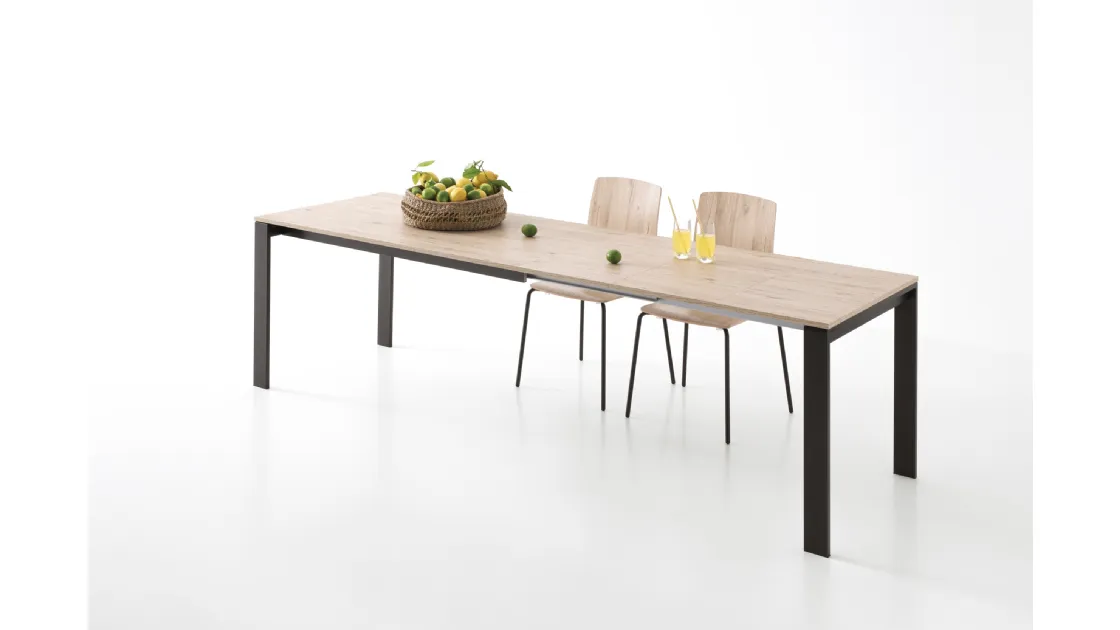 Expandable Simple Table by Pointhouse