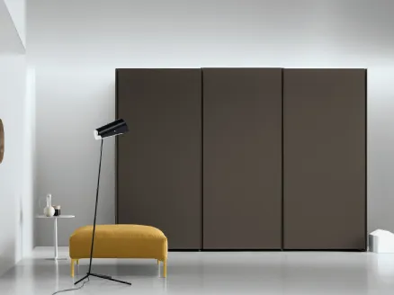 Wardrobe with sliding doors Aria Gola by Kristalia