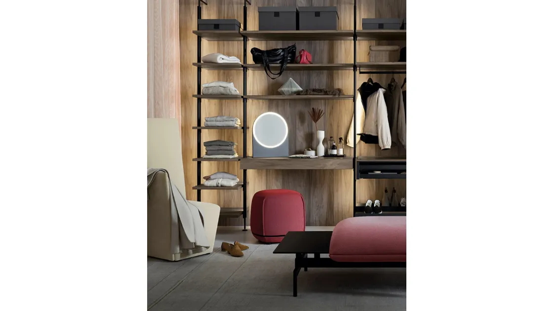 Novel Walk-In Closet by Kristalia