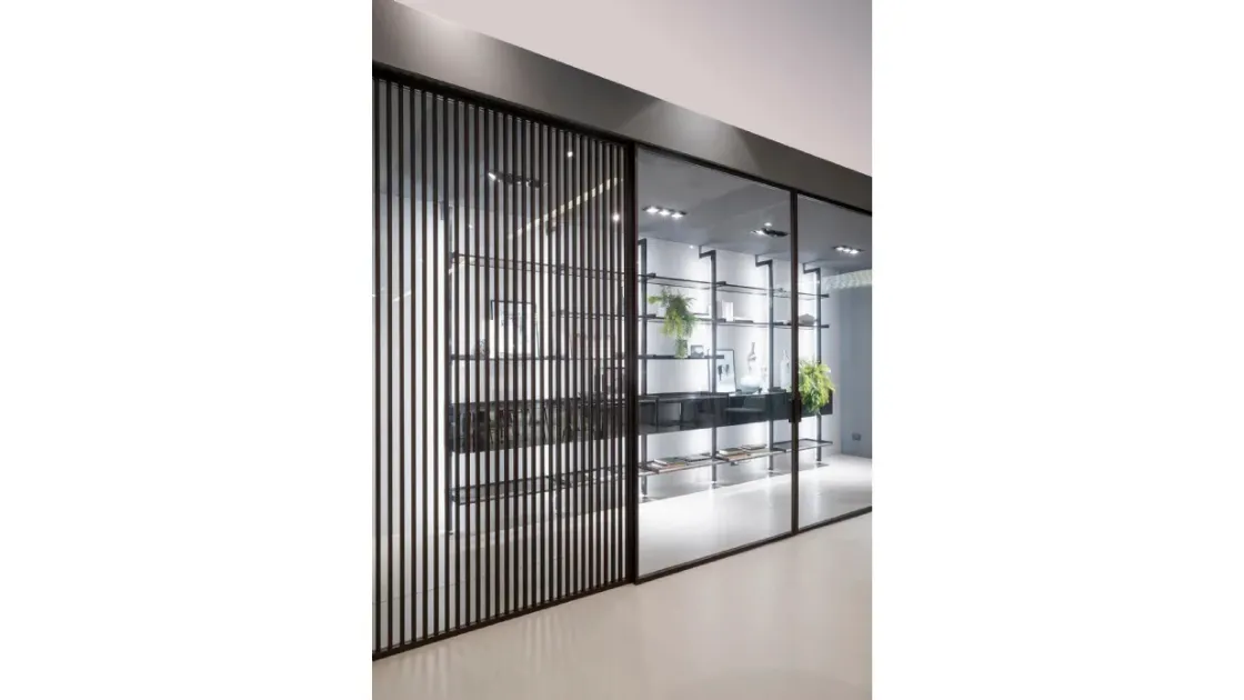 Zeus Tokyo interior door with aluminium profile in Oak finish and Doal glass.