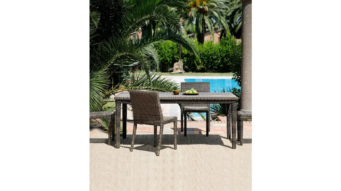 Agorà Table and Chairs in synthetic fiber by Unopiu.
