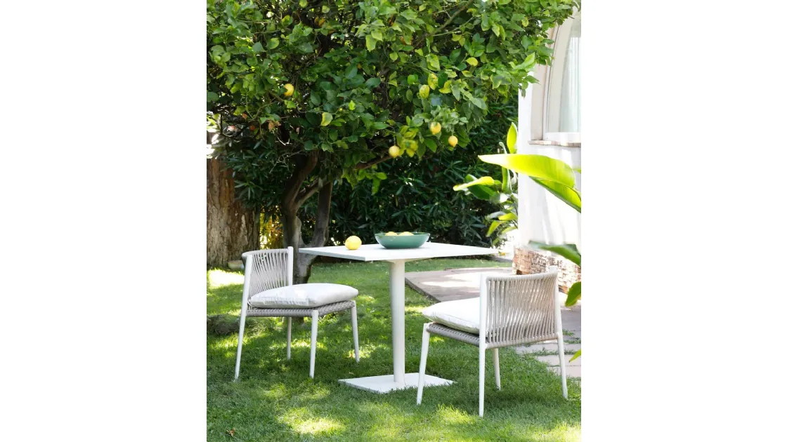 Table and Chairs Light by Unopiu