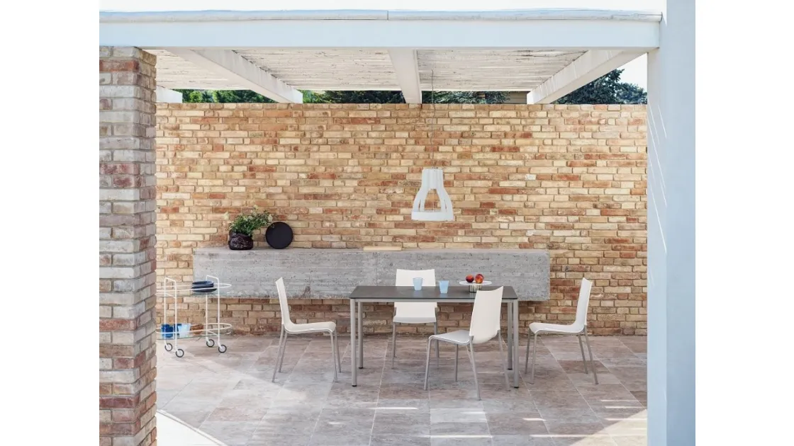 Moon Basso Outdoor garden table by Bontempi