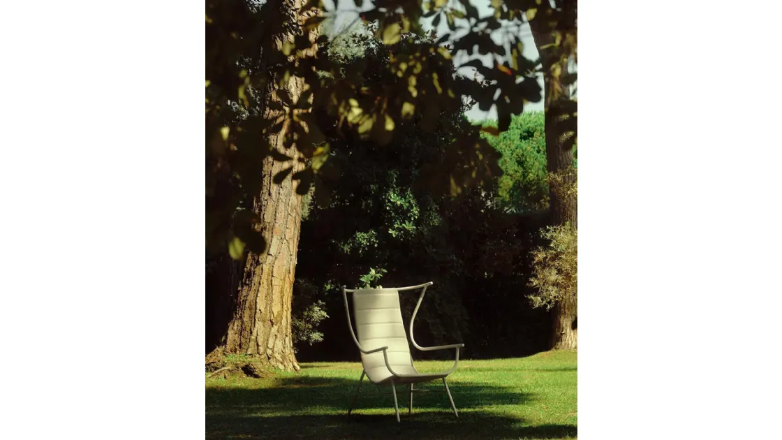 Nanda armchair by Unopiu