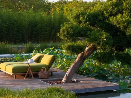 Philia daybed in wood and padded fabric by Roda.